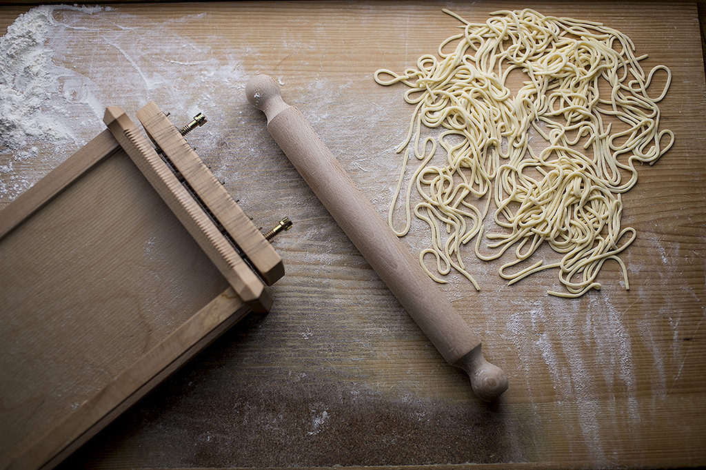 chitarra tool for homemade spaghetti